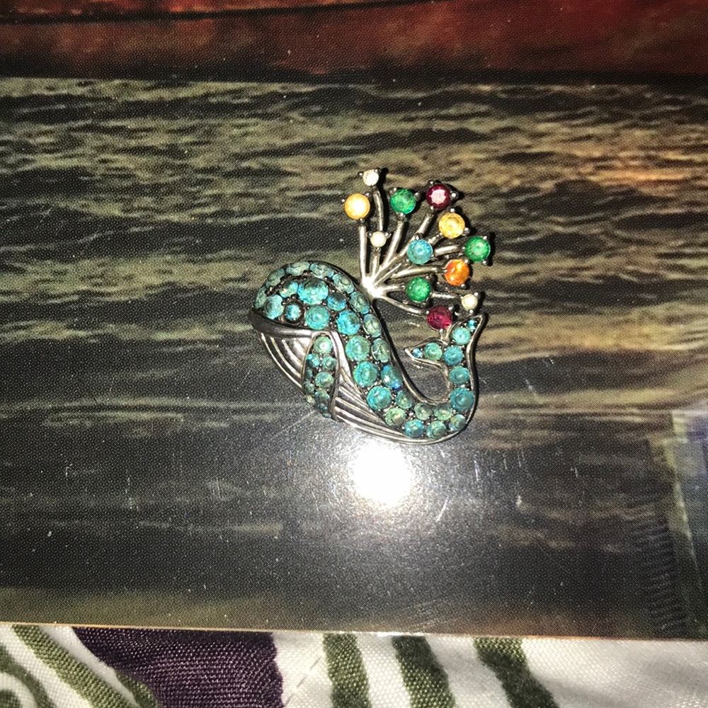 Kay jewelry whale 🐳 pendant rare
